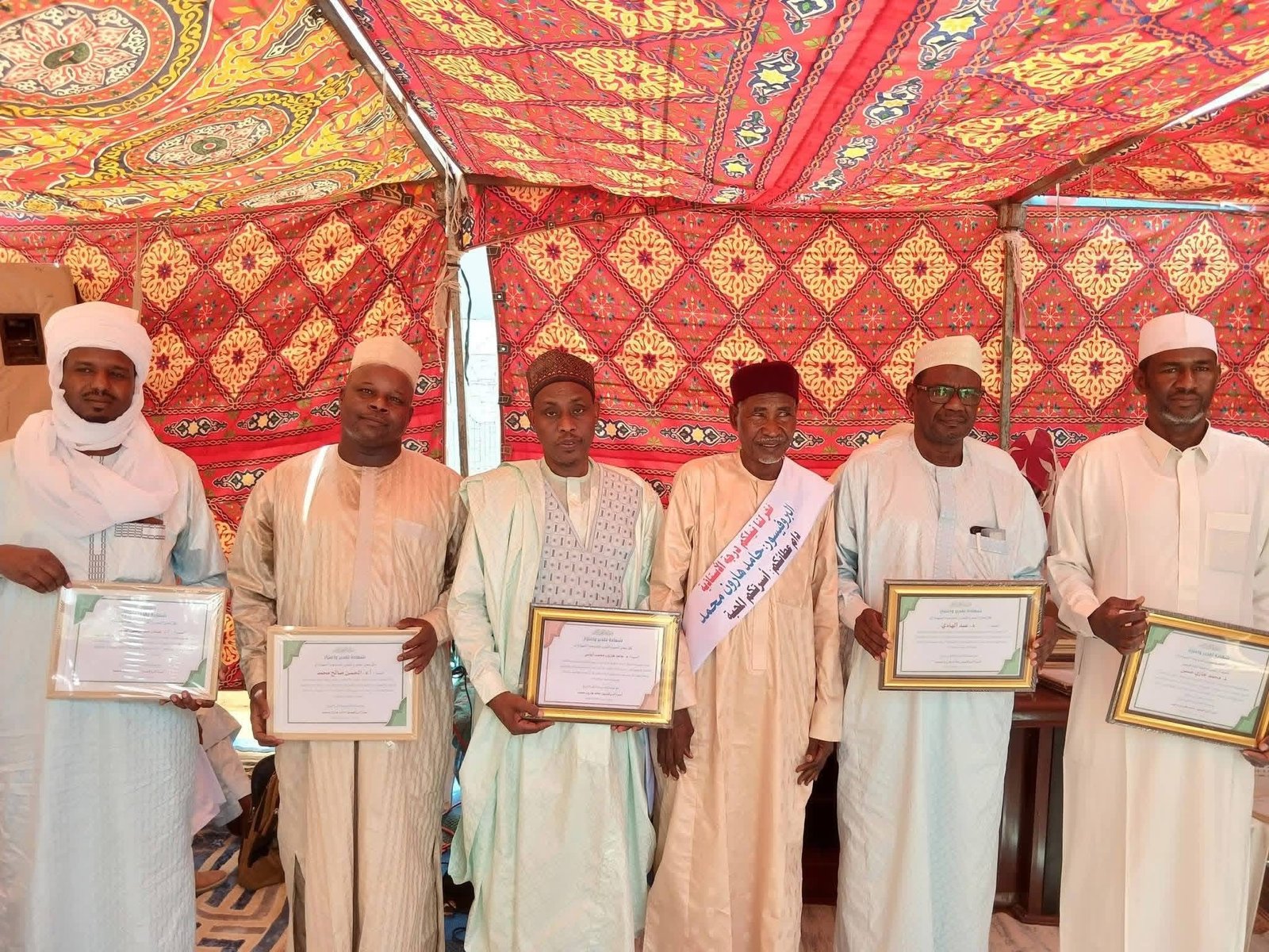 أنموذج في العلم والأخلاق: إشادة بالبروفيسور حامد هارون محمد إلياس